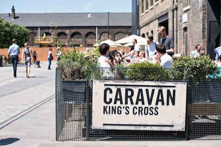 https://productionflexioffices.s3.amazonaws.com/uploads/area_guide_slide/image/101/thumb_Kings-Cross_Food_Caravan.jpg