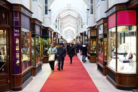 https://productionflexioffices.s3.amazonaws.com/uploads/area_guide_slide/image/205/thumb_Flexioffices-Mayfair-Shopping-Burlington-Arcade-2.jpg