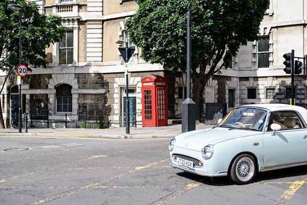 https://productionflexioffices.s3.amazonaws.com/uploads/area_guide_slide/image/64/thumb_Clerkenwell_General_Vintage_Car.jpg