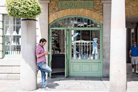 https://productionflexioffices.s3.amazonaws.com/uploads/area_guide_slide/image/65/thumb_Covent-Garden_Shopping_laduree1.jpg